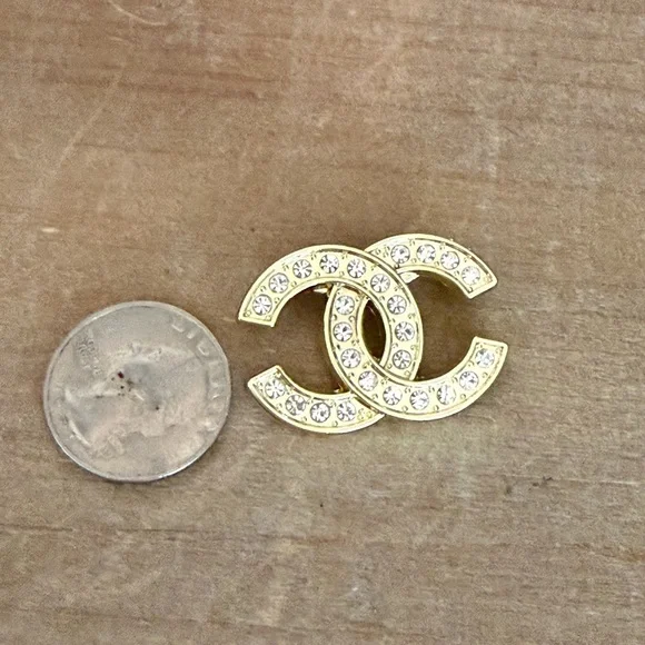 Gold tone double CC brooch - Picture 3 of 5